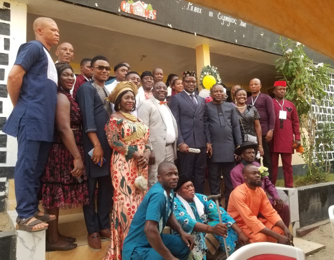 New Year wishes to the Lord Mayor Ntufam Ntûfâm Ayamba Jacques Ita organized by the Eyumojock Council Staff.